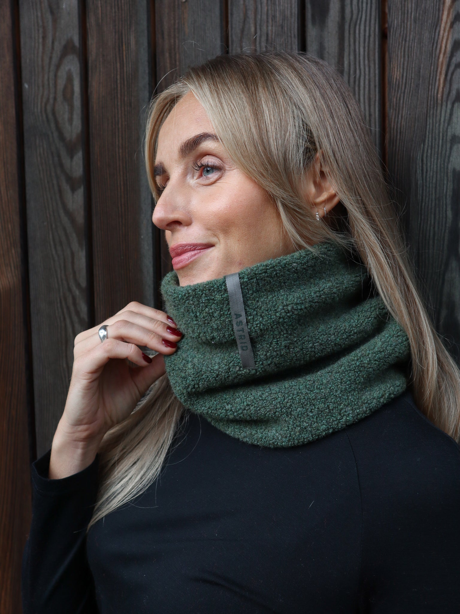 women's wool neckwarmer green