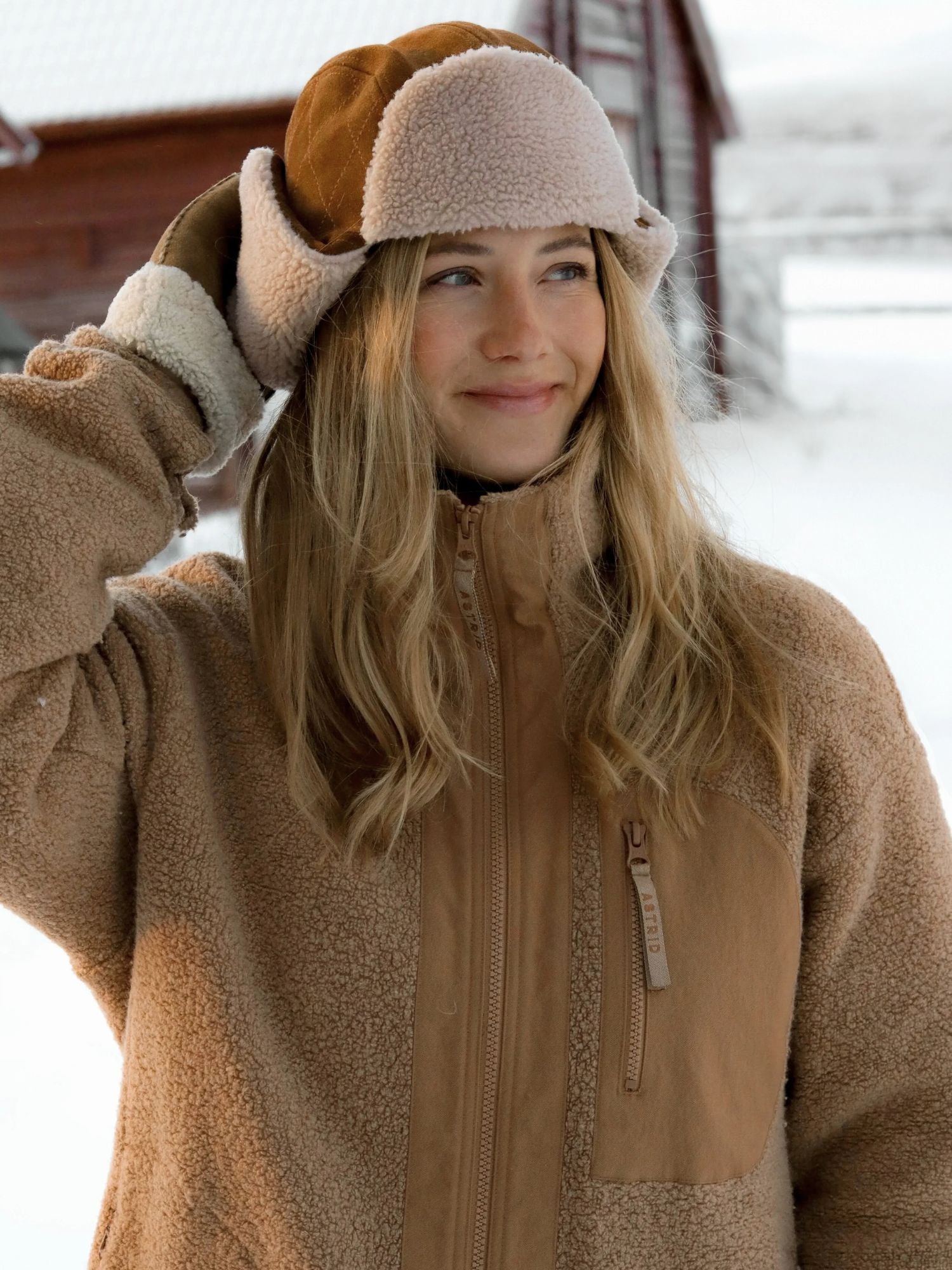 women's fleece jacket camel