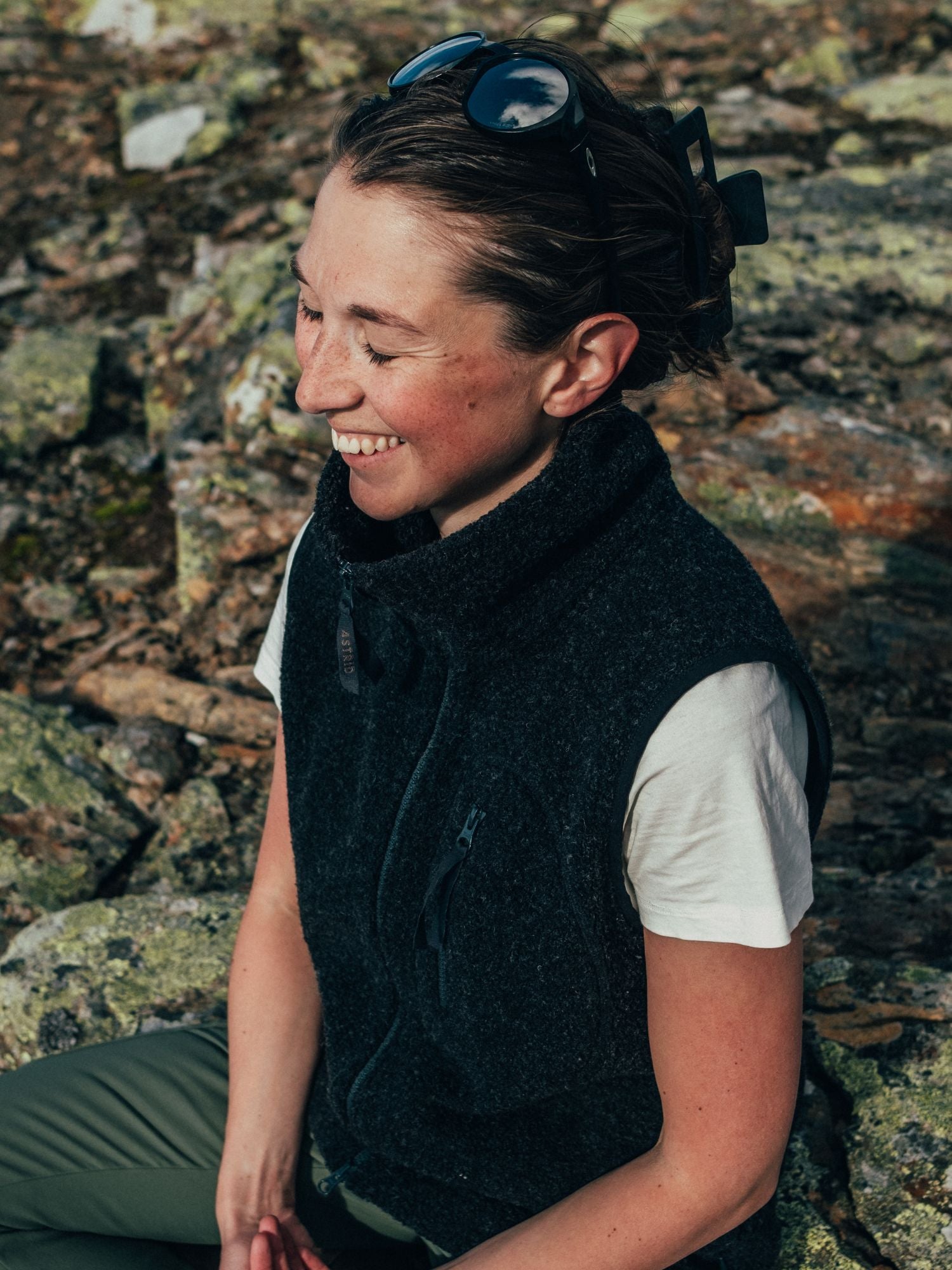 women's fleece vest black