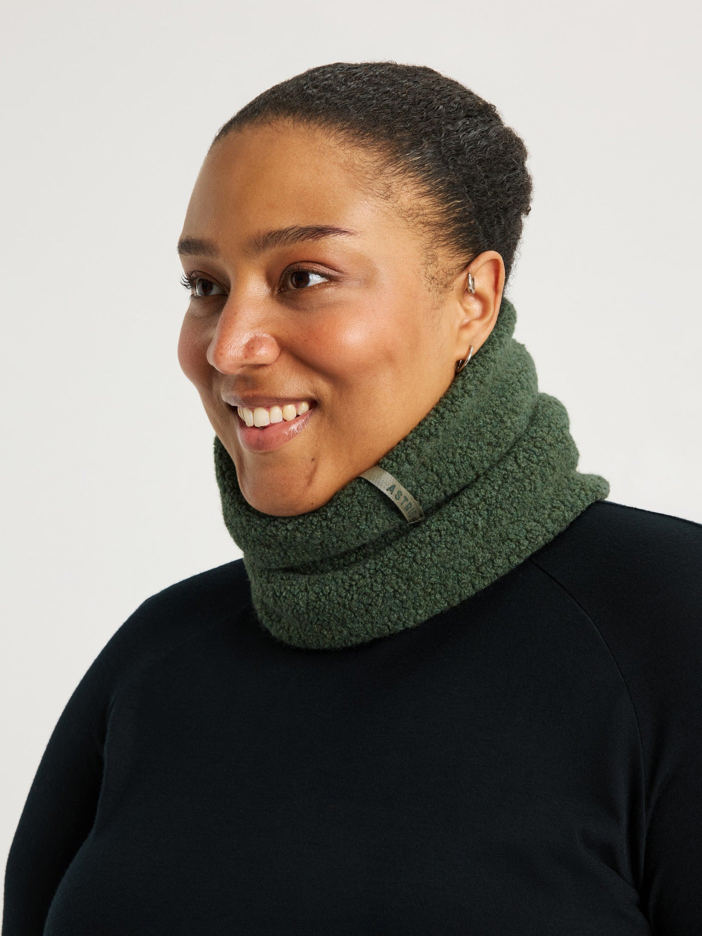 women's wool neckwarmer green