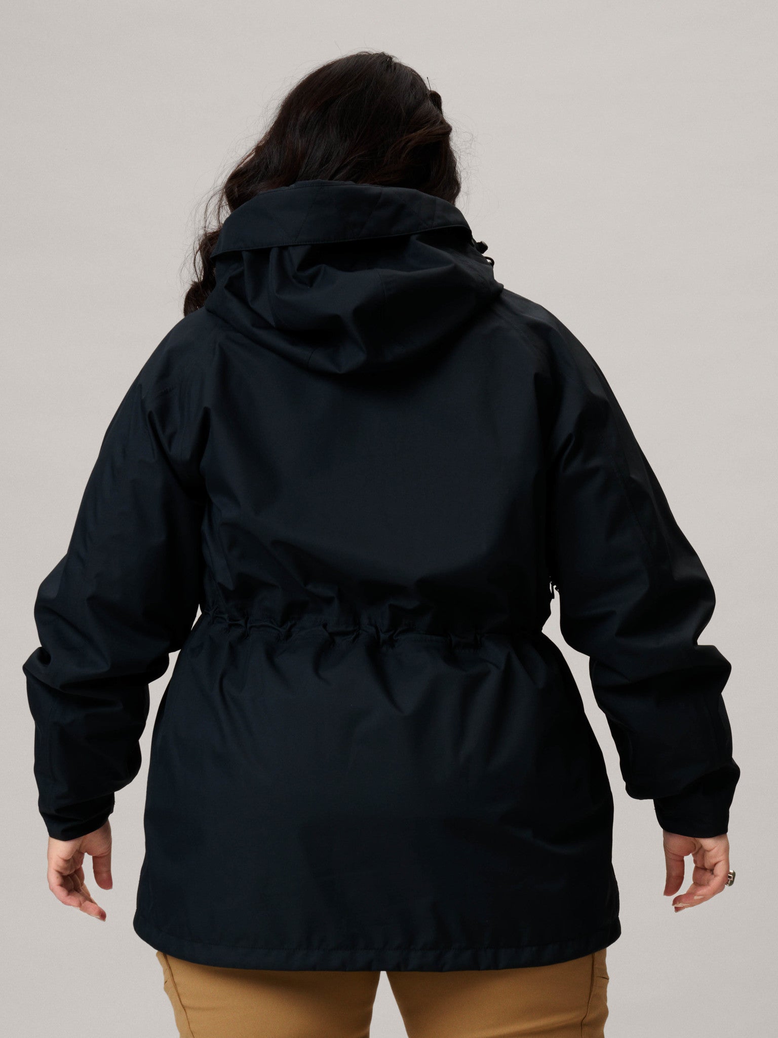 Vattentät skaljacka dam Svart [[XL - 168cm / 5’6'']]